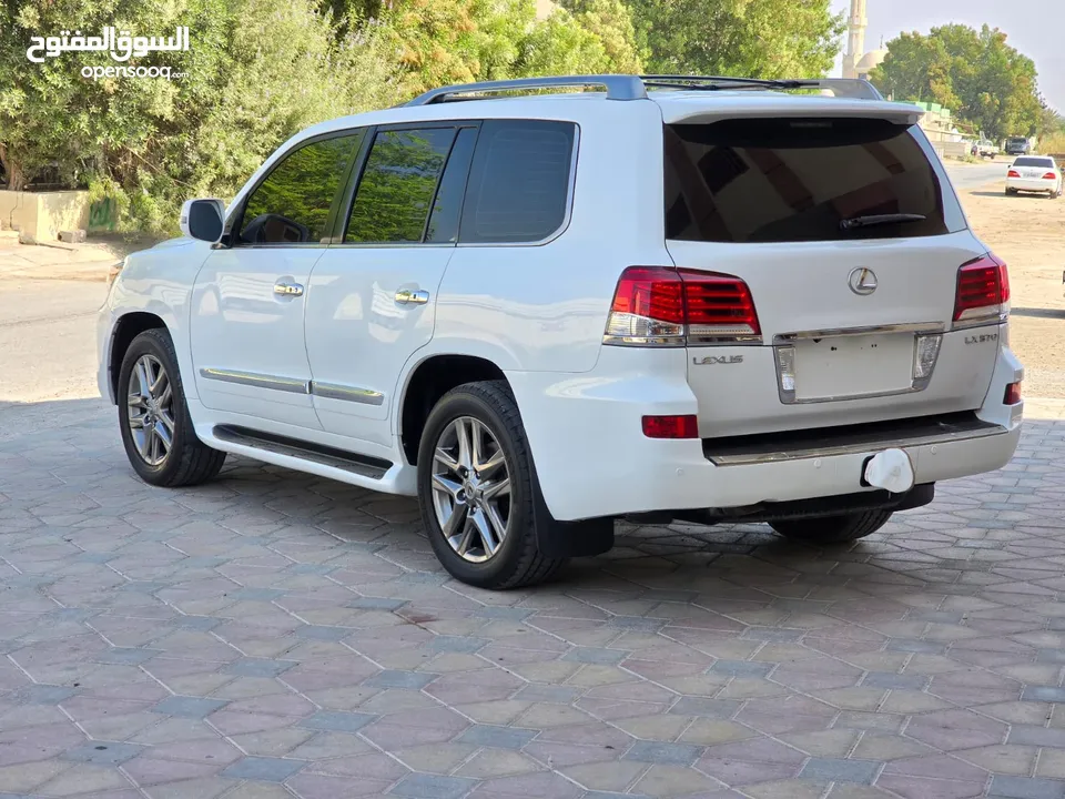 Lexus LX 570 GCC V8 2012 price 89,000 AED