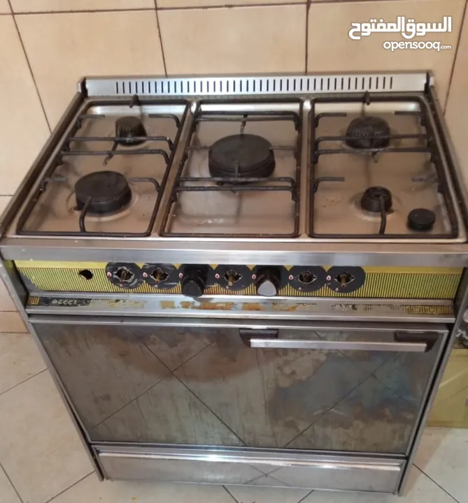 كهربائيات وبعض الاثاث المنزلي مستعمل  وبسعر مغري حدا