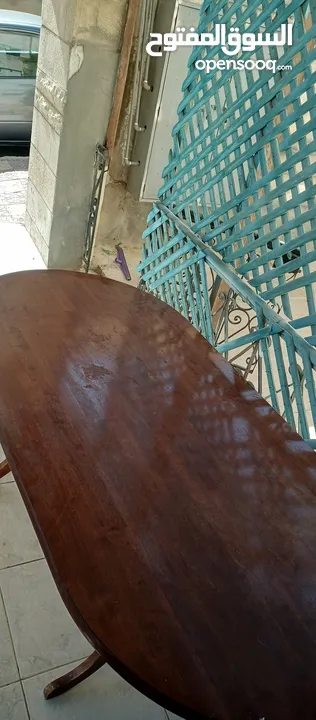 طاوله سفره بحاله جيده جدا بدون كراسي