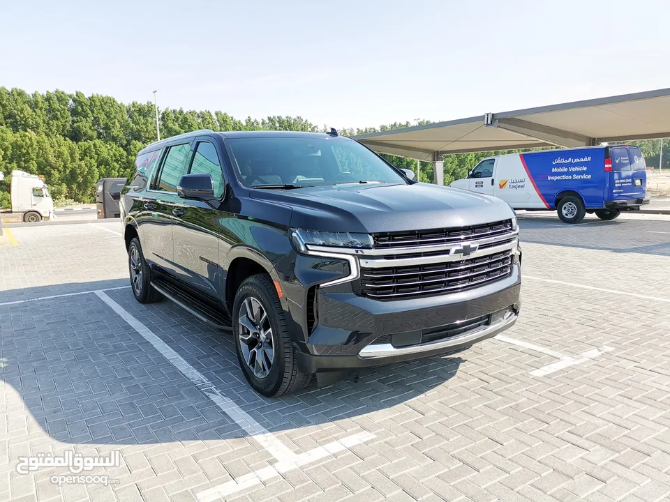 Chevrolet LT Suburban - 2022- Grey