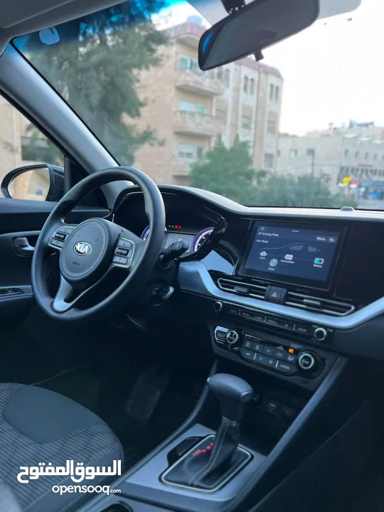 كيا نيرو 2020 لون اسود بحالة الوكاله عداد قليل 33 الف مايل