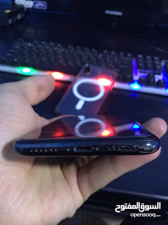 iPhone X  64GB  رمادي مش مغير اشي التلفون نظيف للبيع او للبدل على شاشة Pc