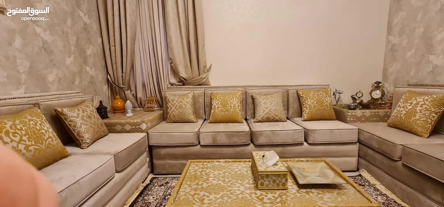 2 Bedrooms Apartment for Rent in Al Khuwair REF:1005AR