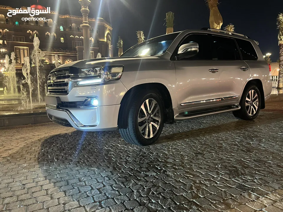 Toyota Land Cruiser Vxr 5.7 2016