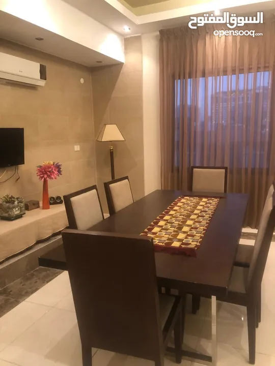 3 غرف نوم ,مفروش مع كامل الاحهزة ، ط4 مقابل فندق سانت ريجز / يوجد غرفتين .حمامين ط3  عبدون
