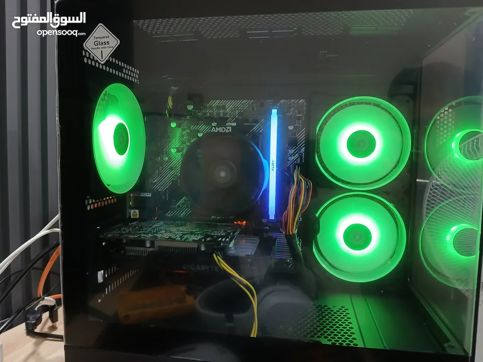 PC Gaming مستعمل بعض القطع جديدة