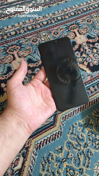 مجموعة هواتف مستعملة بحالة جيدة للبيع