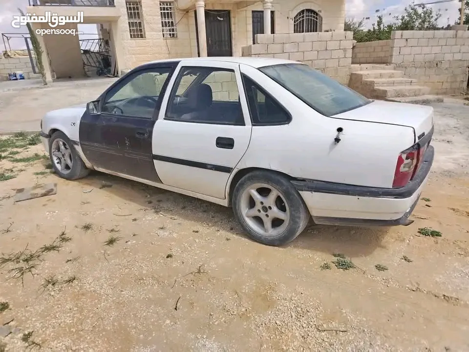 اوبل فيكترا موديل 1994 محرك 1800 اتوماتيك  خالي قص قلبان  ترخيص منتهي من شهر 4 مطلوب 1500 قابل للتفا