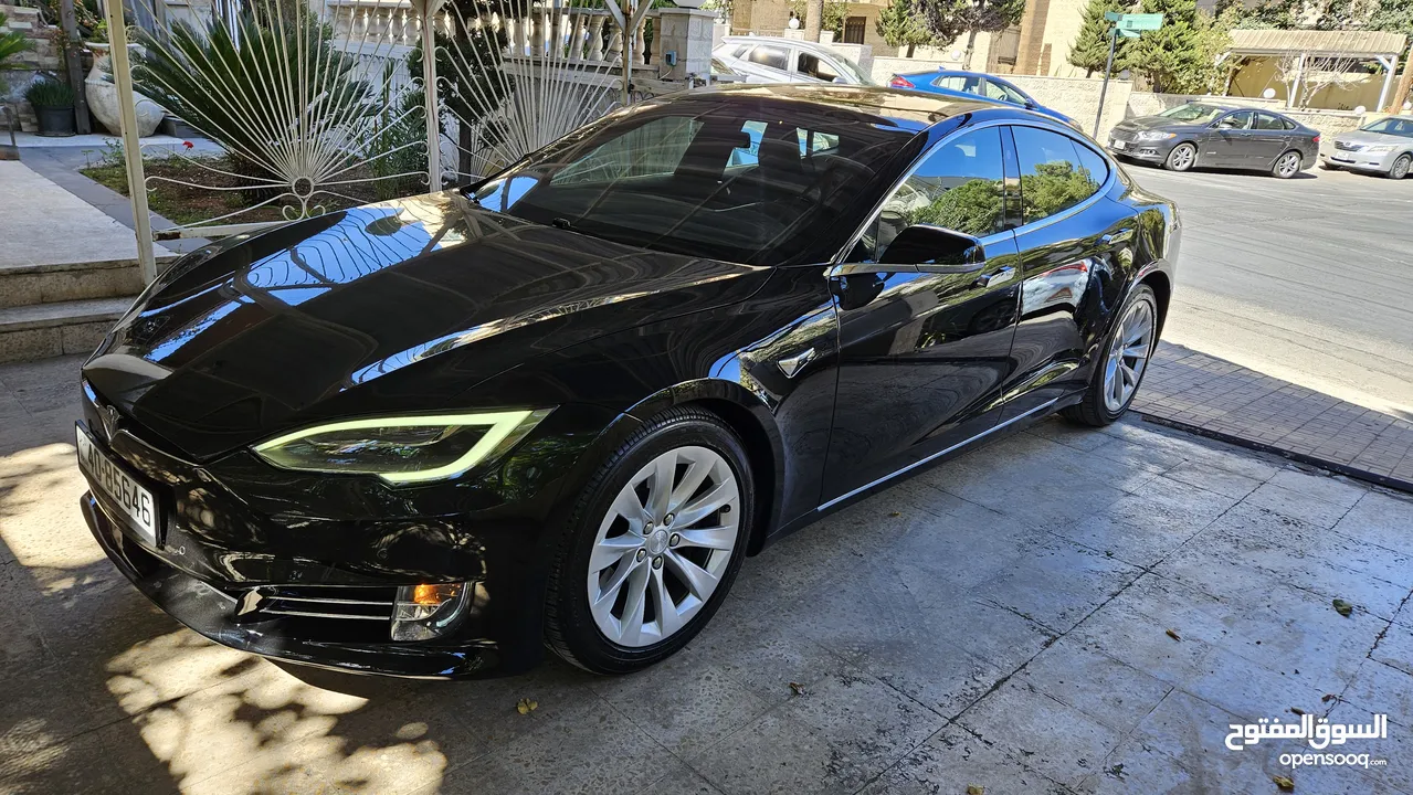 Tesla S 100D long range 2018 aouto score B+