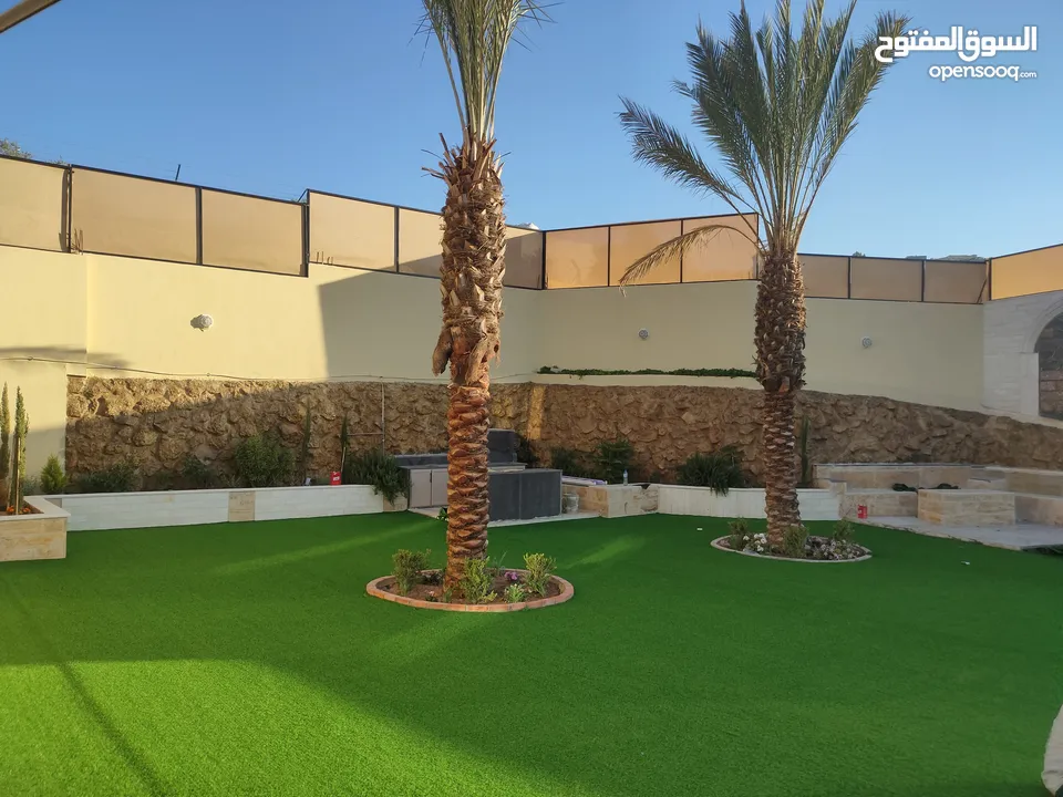 عشب صناعي اقل سعر بالمملكة وتحدي بسعر كثافة وثبات لون  يوجد صناعة  اردني  فيتنامي سعودي مصري امراتي
