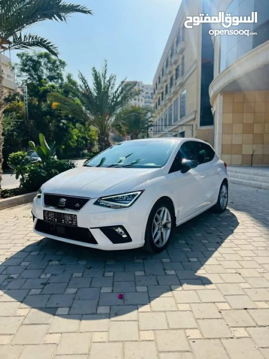 سيت ابيزا للبيع موديل 2022 SEAT lbizaFR بحالة الوكالة دهان شركة عداد قليل