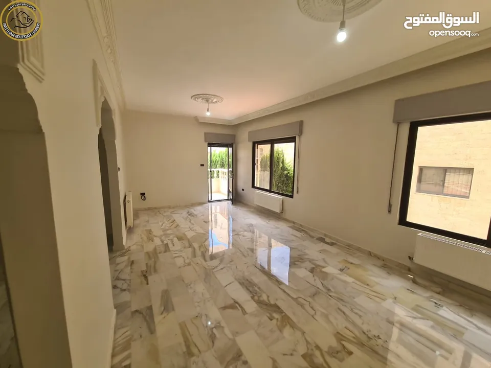 شقة مميزة للبيع في الصويفية - قرب زيت وزعتر طابق اول 150م تشطيب سوبر ديلوكس