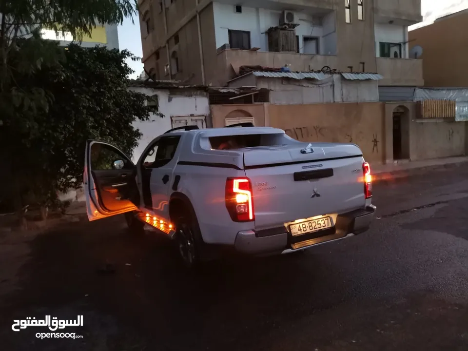 ميتسوبيشي سبورتيرو L200