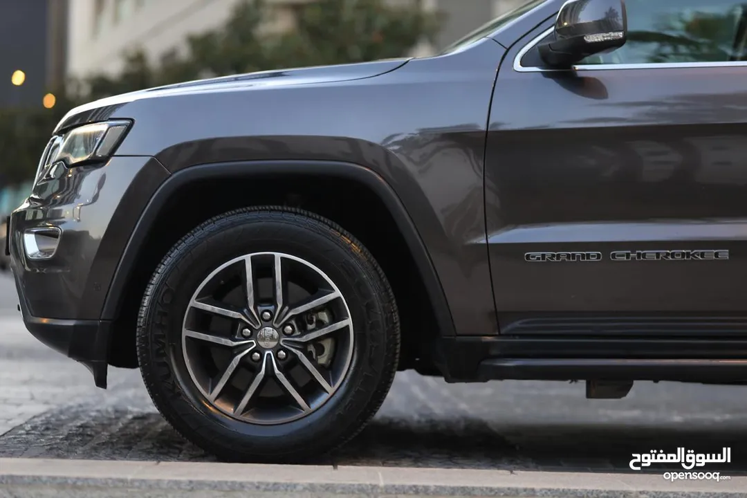 2017 Jeep Grand Cherokee Limited جيب جراند شيروكي ليميتد موديل 2017 فحص كامل 7 جيد بدون ملاحظات