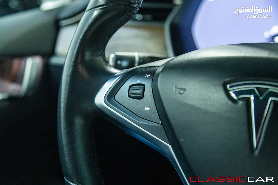 Tesla Model X Standard Range  2019   السيارة بحالة ممتازة جدا و قطعت مسافة 51,000 كيلو متر فقط