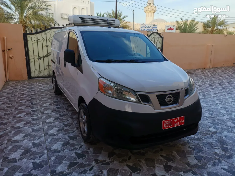 نيسان فان NV200