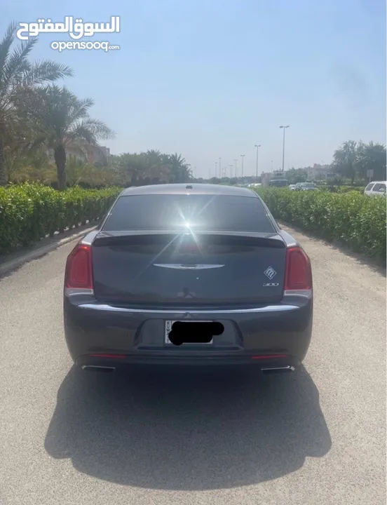 هيمي‎ كرايزلر V8 300C