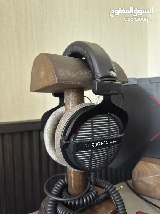 Beyerdynamic DT 990 PRO Over-Ear Studio Monitor Headphones (250 Ohm)