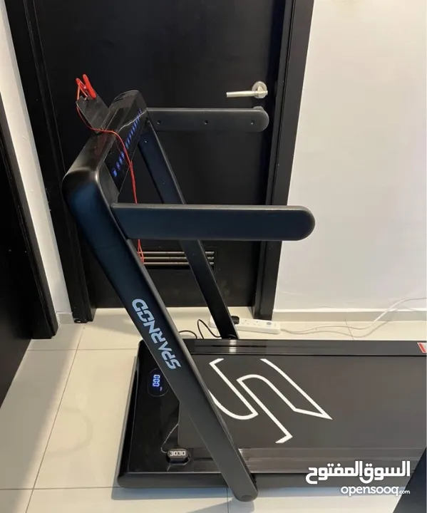 Foldable treadmill for sale, used only a few times. جهاز مشي قابل للطي، مستخدم مرات قليلة فقط