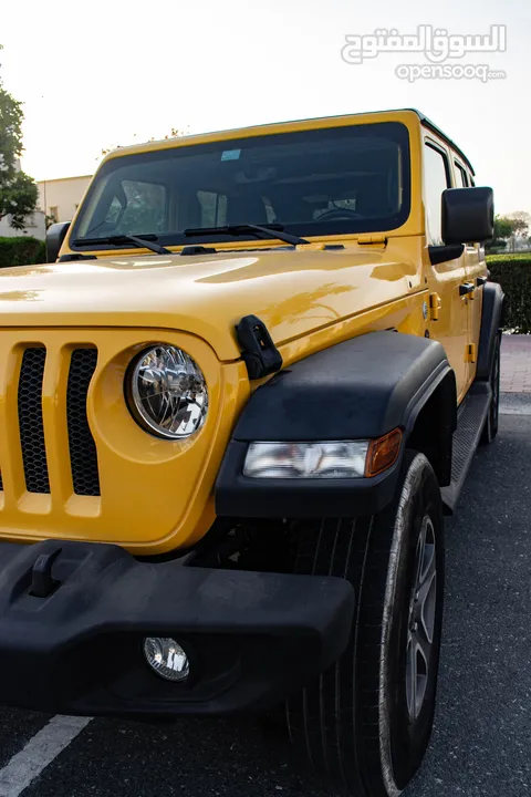 Jeep Wrangler model 2020 yellow