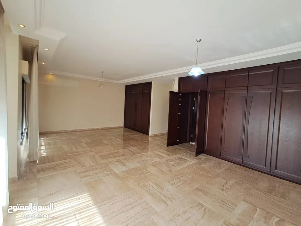 شقة شبه مفروشة للايجار في عبدون  ( Property 39878 ) سنوي فقط