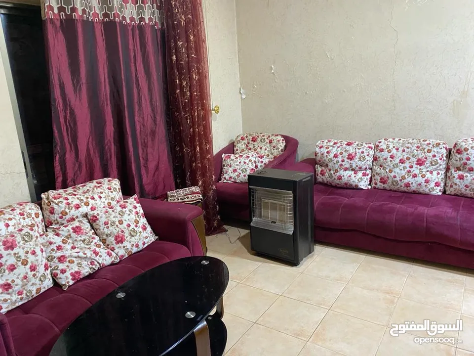 ستديو مفروشة للايجار شارع الجاردنز خلف مطعم السروات