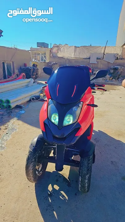 سكوتر 3 عجال للبيع المستعجل بداعي الطفر نظيف جدا معموله صيانه كامله كل قطعه وكاله كوشوك جديد مرخص