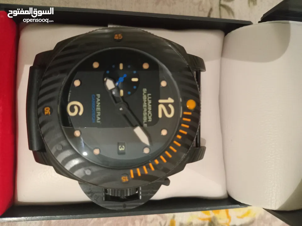 Panerai Luminor Submersible هي ساعة فاخرة وانيقة