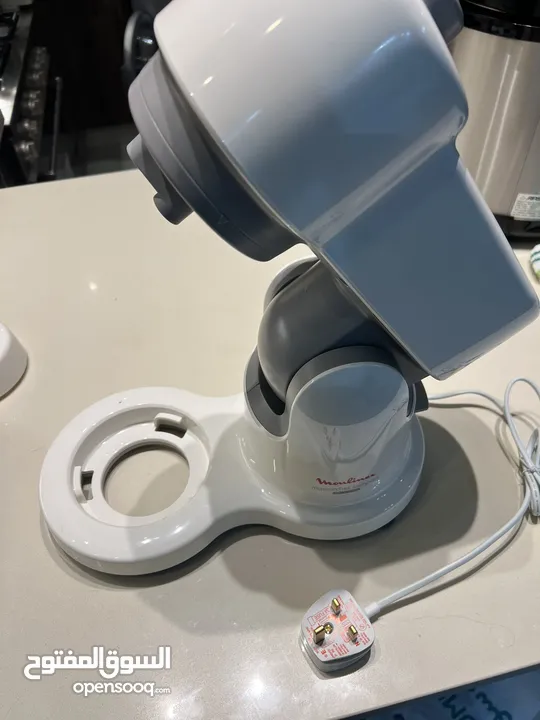 خلاط، قشارة، عجانة  Moulinex QA200 Masterchef compact صناعة فرنسية اصلية