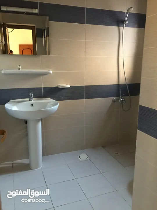 Flat for rent in Busaiteen شقه للايجار بالبسيتين