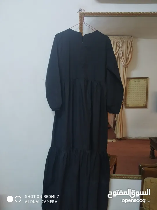 فستان أسود طويل جديد غير مستعمل   بسعر 9 دنانير