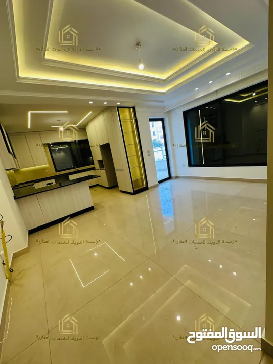 شقة فاخرة - لم تسكن - تشطيبات سوبر ديلوكس - 4نوم 2ماستر - 216م - بإطلالــــه مميزة