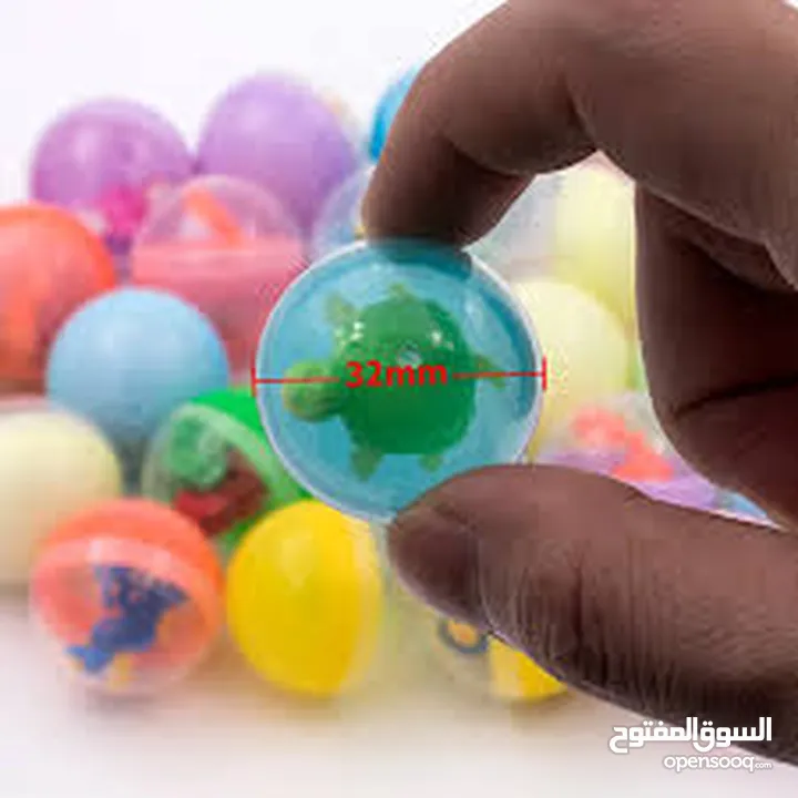 كرات بيض ملونه  قابل لاستخدام مئات المرات ل  مفاجئات و هدايا يوضع داخلها العاب او كاندي او ورق قرعه