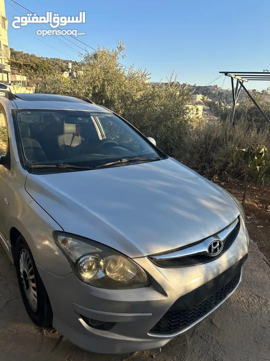 موجود Hyundai i30 متور1.6 للبيع متور قير مية المية بلكرتونة