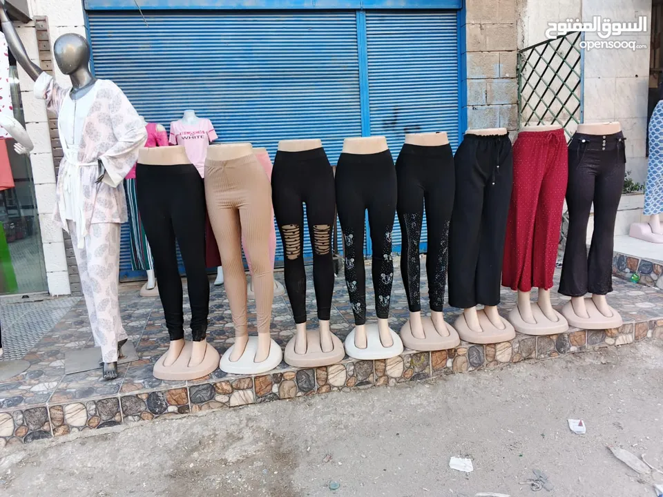 مالكنات مع هوكات مع رفوف العرض مع بتارين