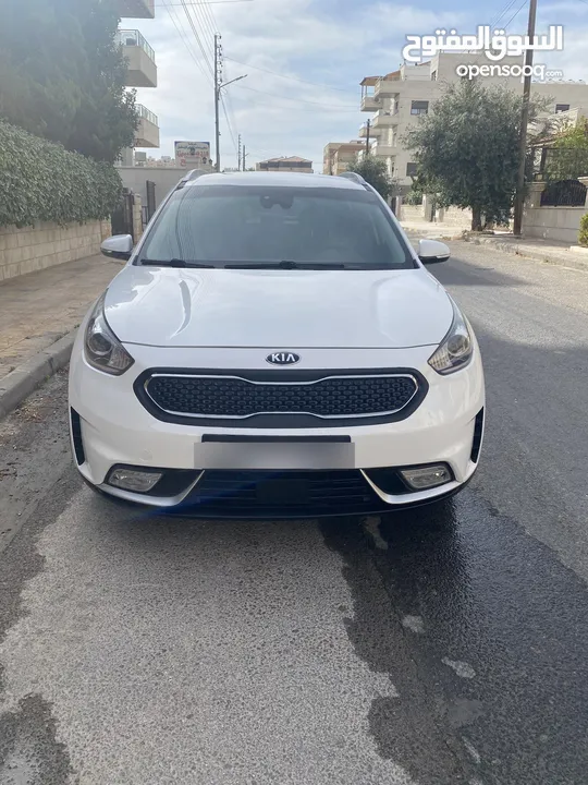 كيا نيرو موديل  2019 للبيع  فل كامل ما عدا الفتحة  استعمال شخصي السيارة لا ينقصها شيء تبارك الرحمن .