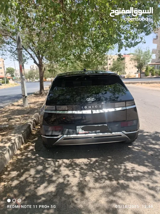 سياره موديل 2022 ايونك 5 كهربائيه لون اسود ميتاليك دفع رباعي اكبر بطاريه تمشي فوق 550 كيلو سبعه جيد