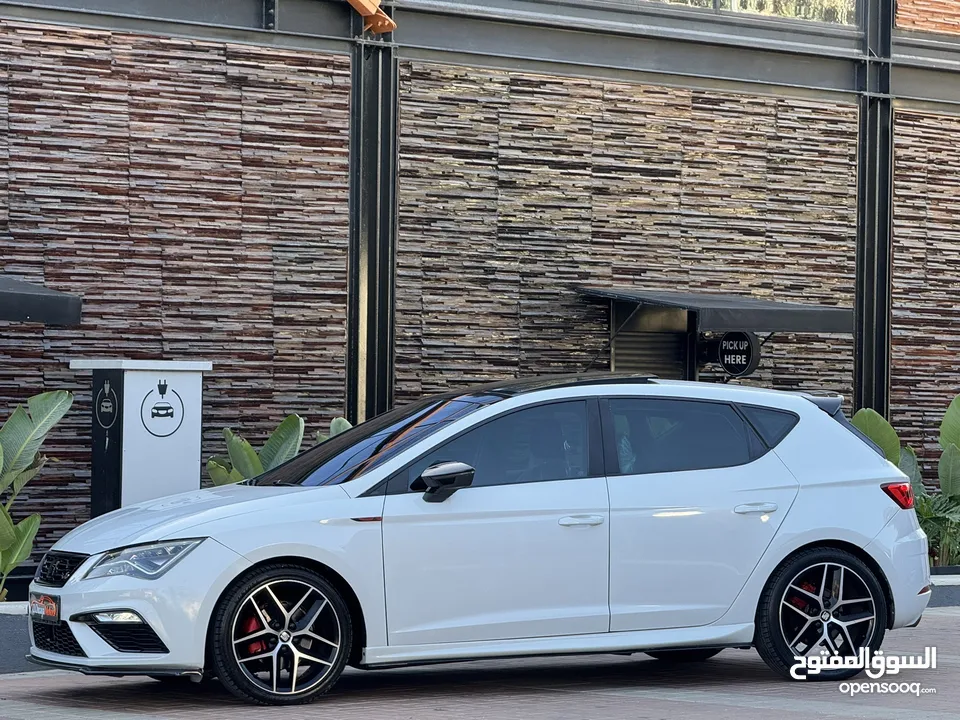 سعر مغري جداً !  عداد قليل SEAT LEON FR