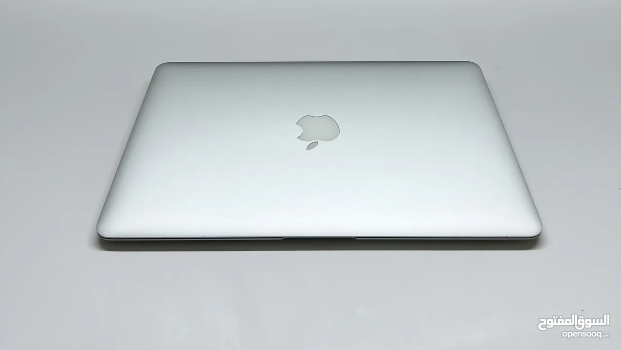 Apple MacBook Air A1466 2017 core i5 , 8gb Ram , 256gb ssd