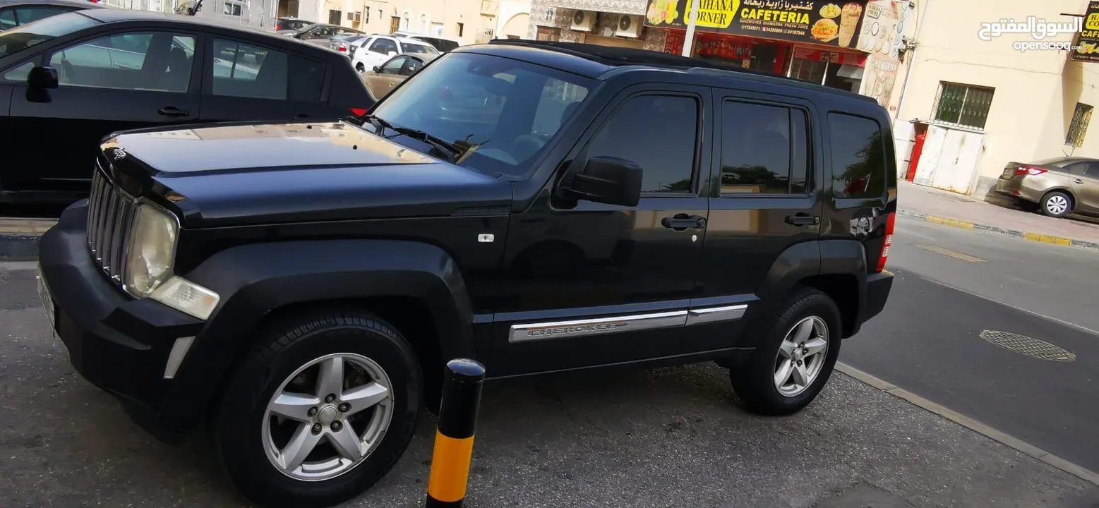 Sale jeep cherokee lemetd model 2010 full option none accident