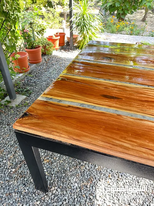 تفصيل طاولات بالأخشاب الطبيعية بأسعار جداً مناسبة