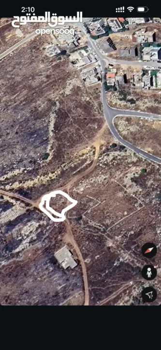 ارض على قمة الجبل اراضي المزرعة مقابل لكاسا مول على شارعين هيكليين دونم صافي بعد الشوارع تصنيف سكن أ