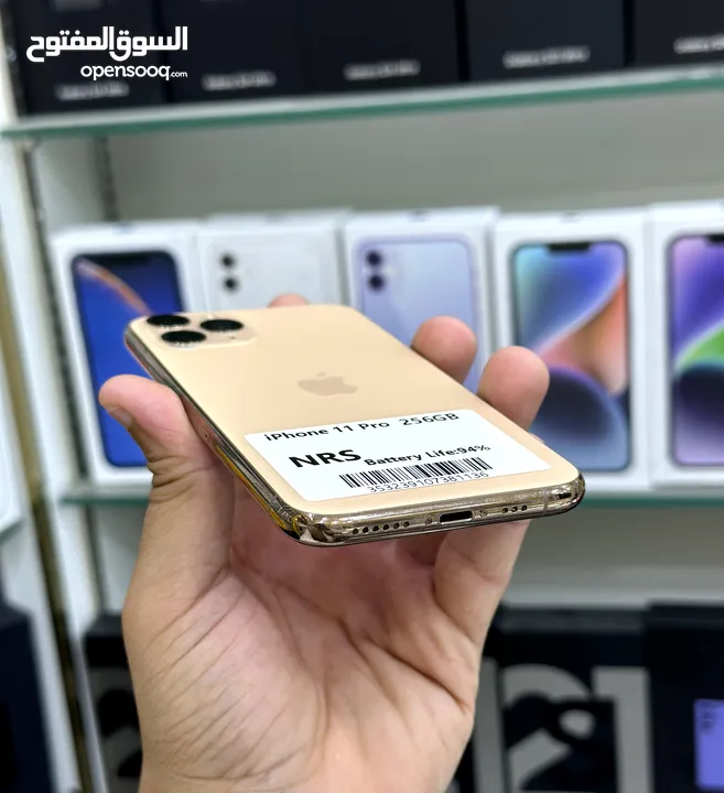 بأقل سعر : iPhone 11 pro 256gb هواتف نظيفة بحالة الوكالة بدون اي شموخ أو مشاكل مع ضمان و ملحقات