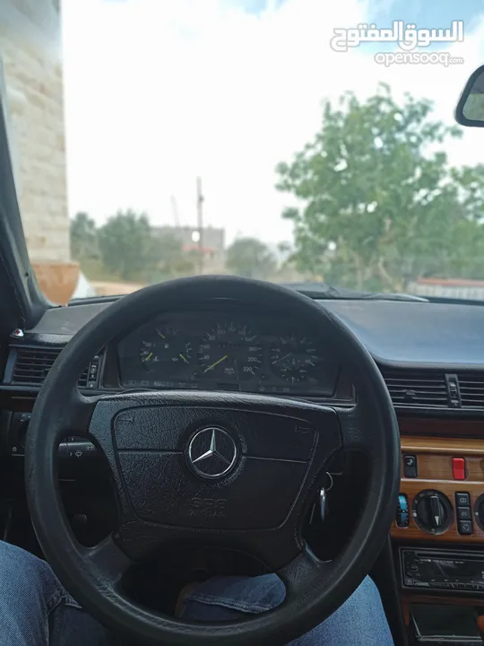 مرسيدس بطة W124