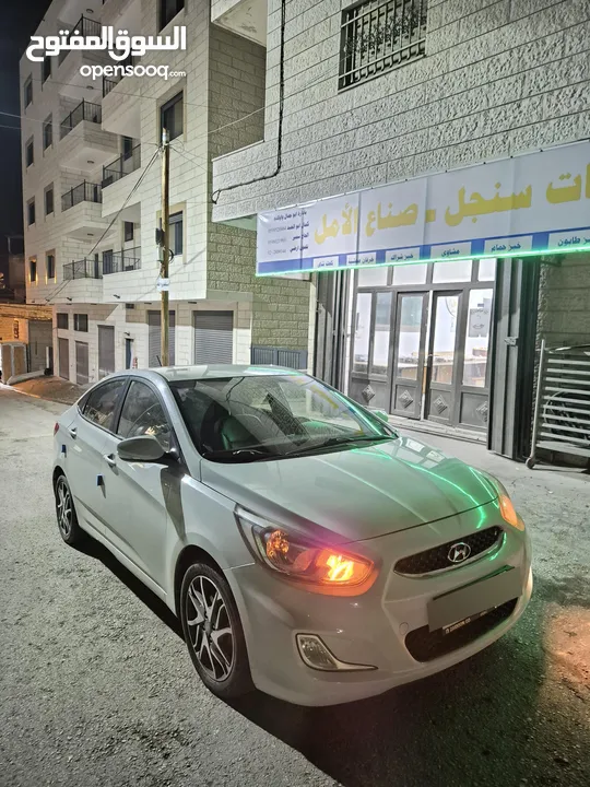 اكسنت 2018 فل عدا فتحه عداد قليل