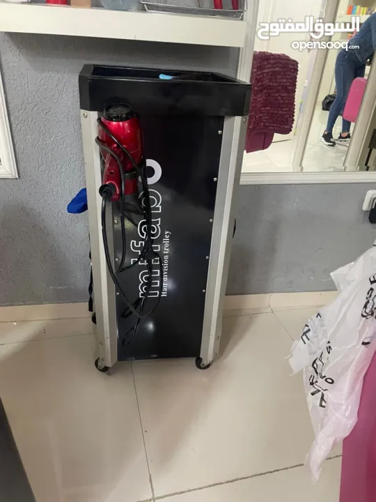 بيع اجهزة مركز عناية بشرة بسبب السفر