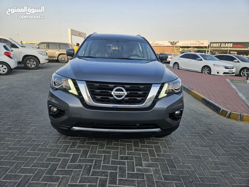 Nissan pathfinder model 2019 Gcc full option good condition very nice car everything perfect