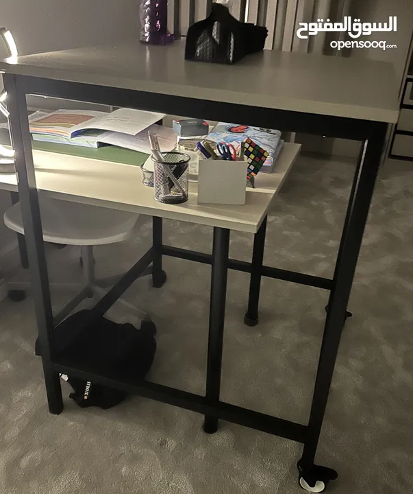 طاولة مكتب من ايكيا جديد لم يستعمل