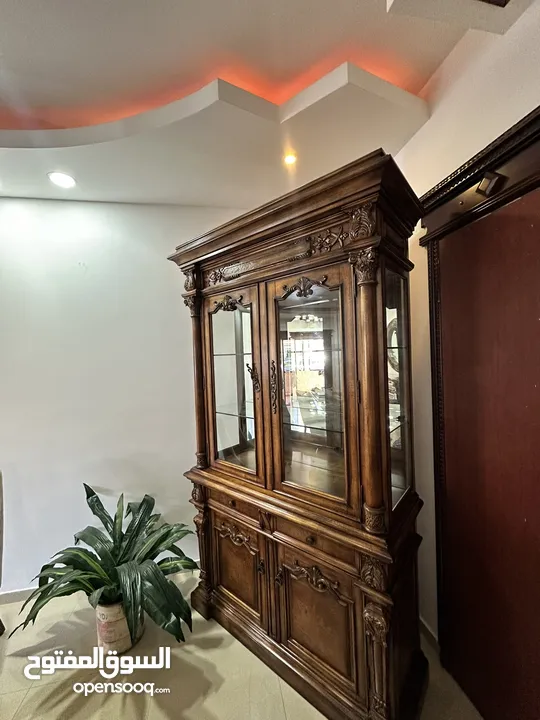طاولة سفره , بوفيه , بيرو