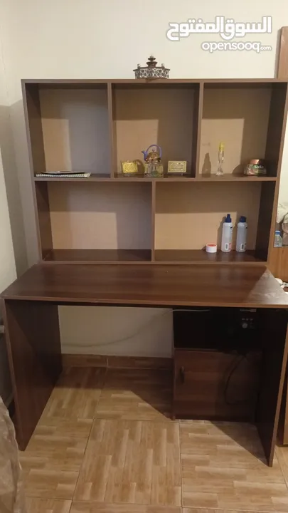مكتب خشب للبيع بسعر مغري